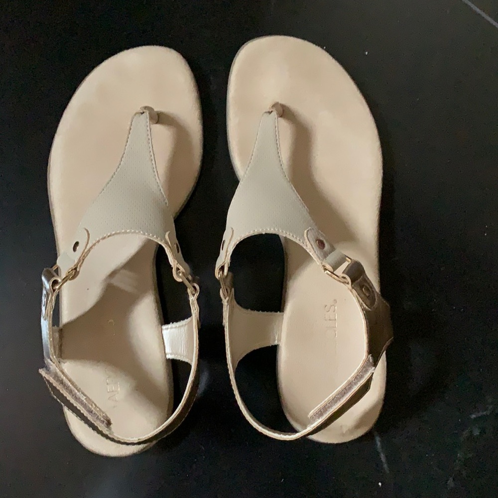 Aerosols Sandals Beige & Gold Sz 7 1/2 US